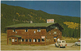 Moon Valley Lodge and Café in Dillon