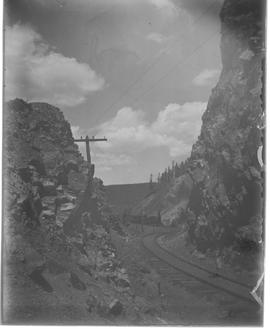 Train approaches the cut at Rocky Point east of Breckenridge