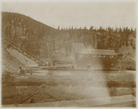 Risdon No. 1 dredge on the lower Swan River north of Breckenridge